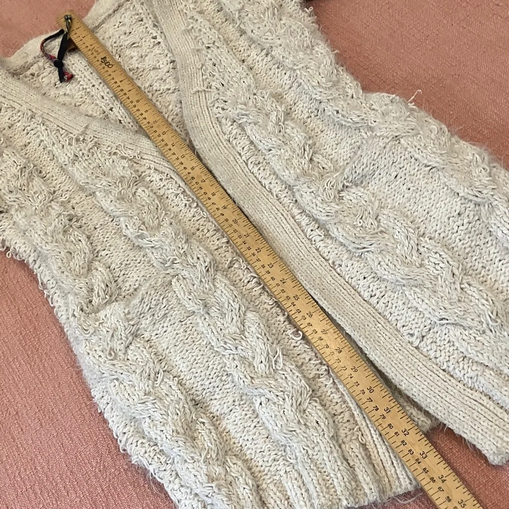 POL small wm’s oversized Cream Cable Knit Cardigan - FLAWED - Picture 10 of 16